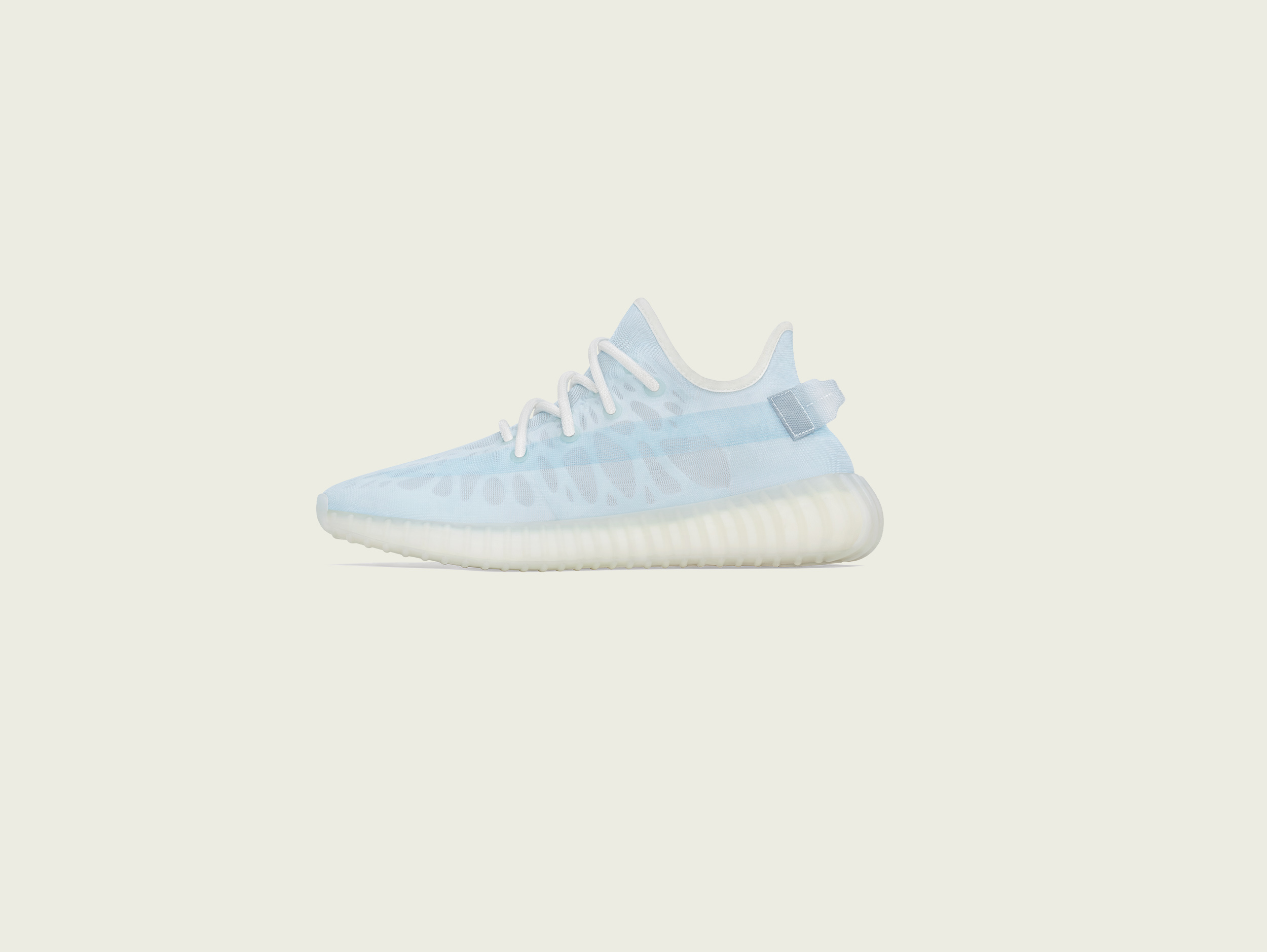 adidas + KANYE WEST anuncian el lanzamiento de YEEZY BOOST 350 V2 MONO ICE