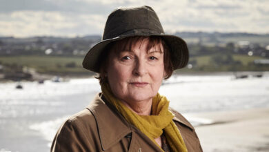 Vera, (BRENDA BLETHYN)