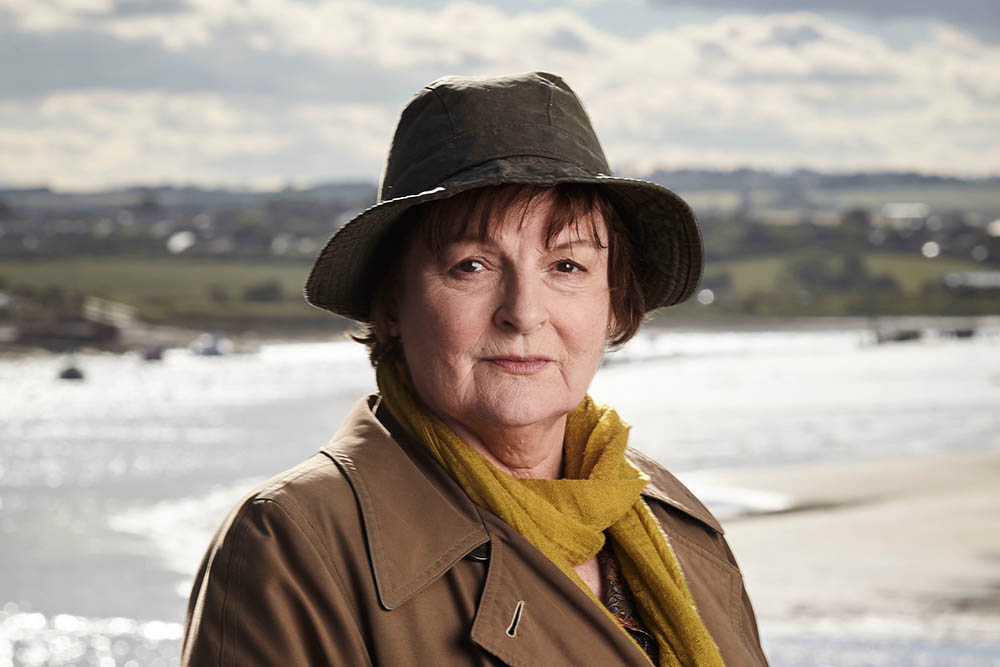 Vera, (BRENDA BLETHYN)